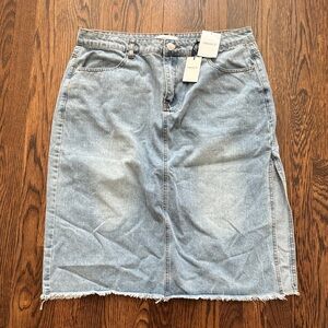 FOREVER 21 Light Blue Denim Pencil Skirt